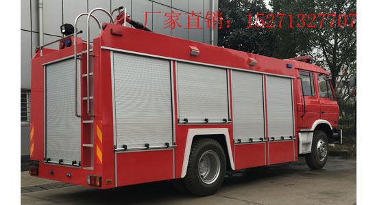 東風153水罐消防車