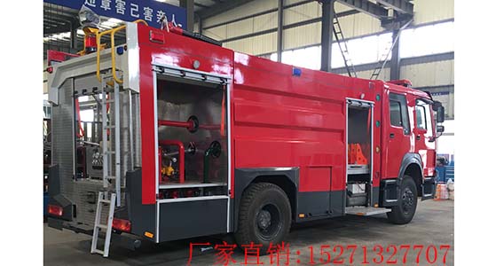 豪沃8噸水罐消防車大馬力