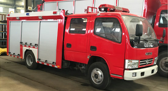 東風2.5噸水罐消防車