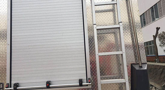 消防車卷簾門
